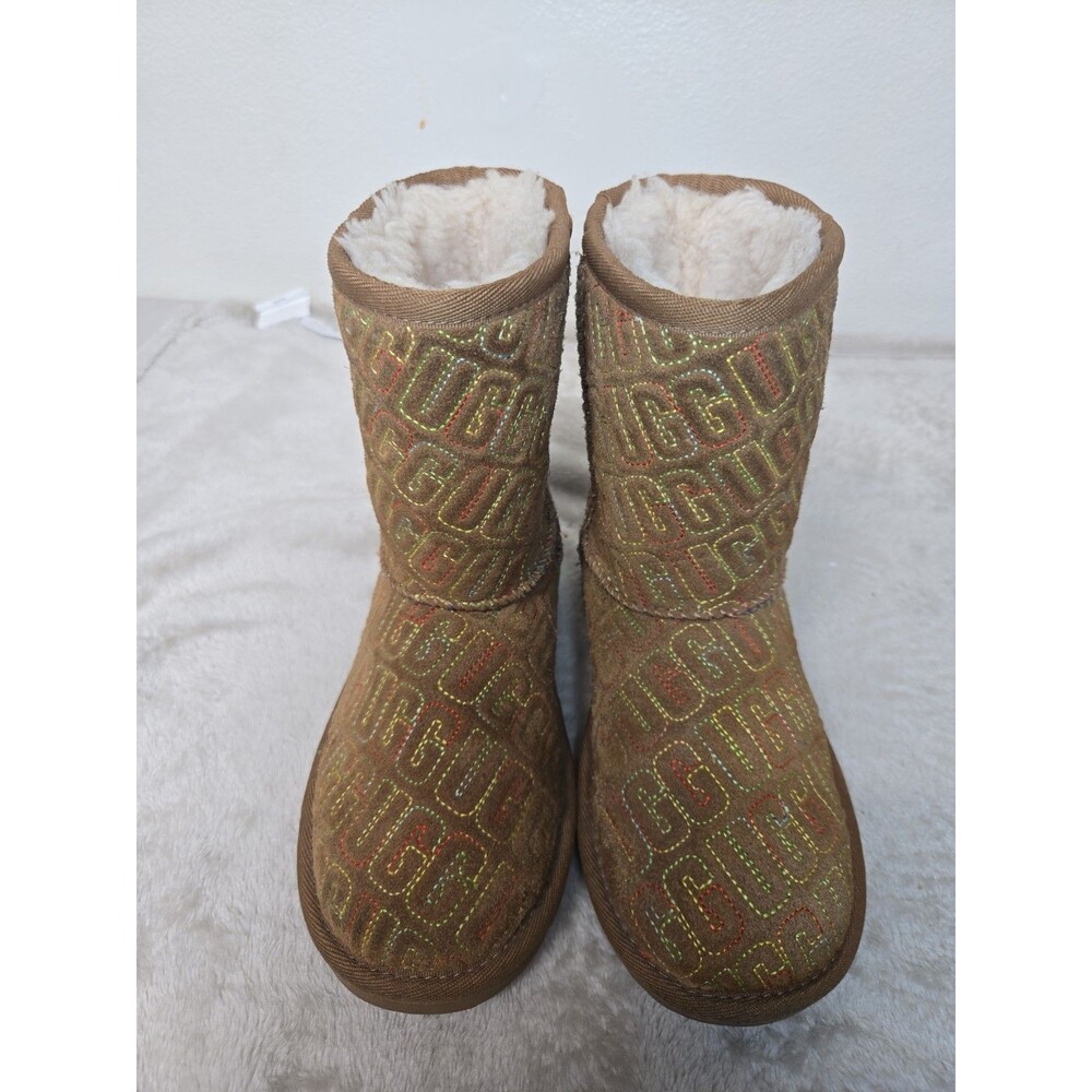 UGG Kids Classic II Short Graphic Stitch Logo Sheepskin Boots Size 1